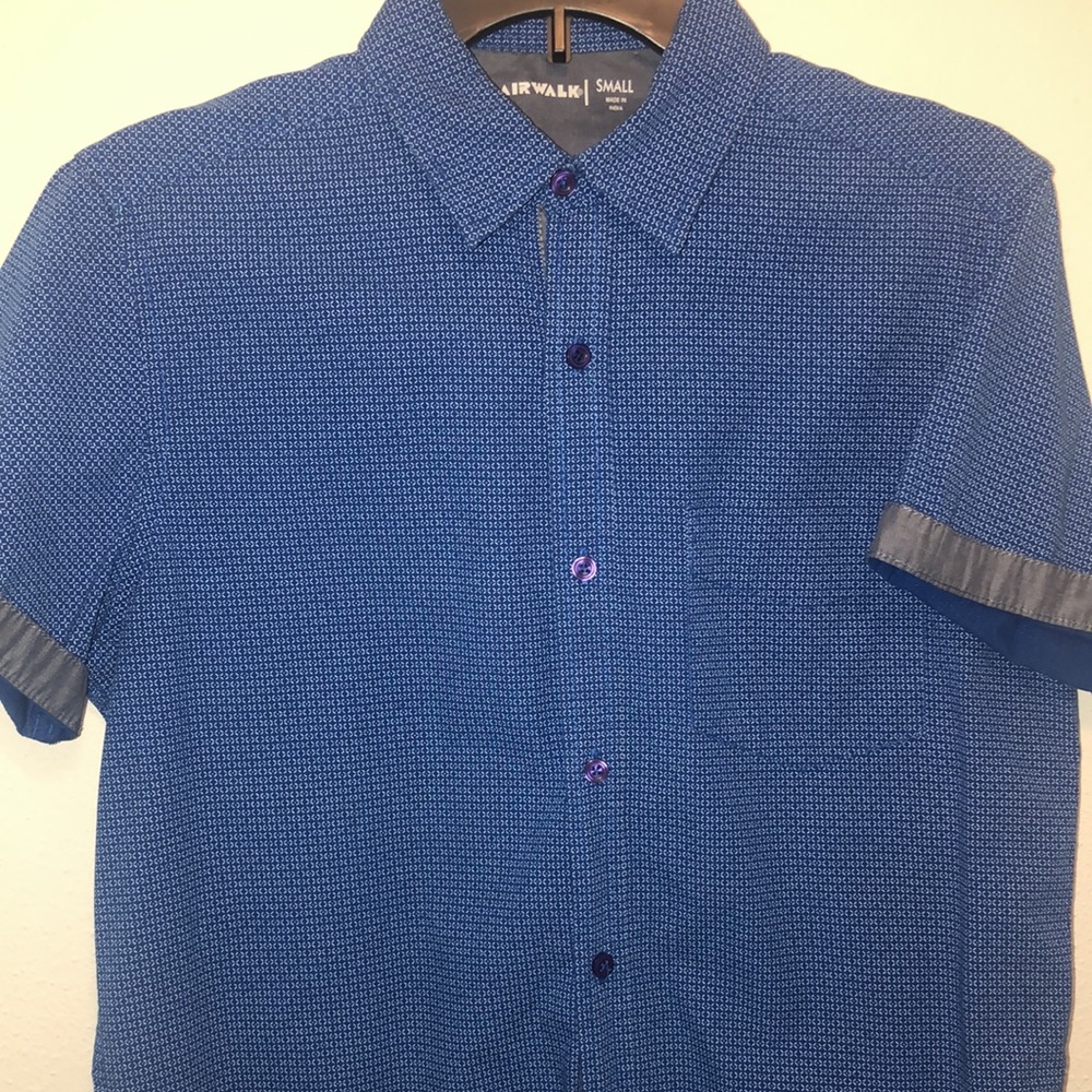 Men’s Small Blue Button Down Shirt Short Sleeved